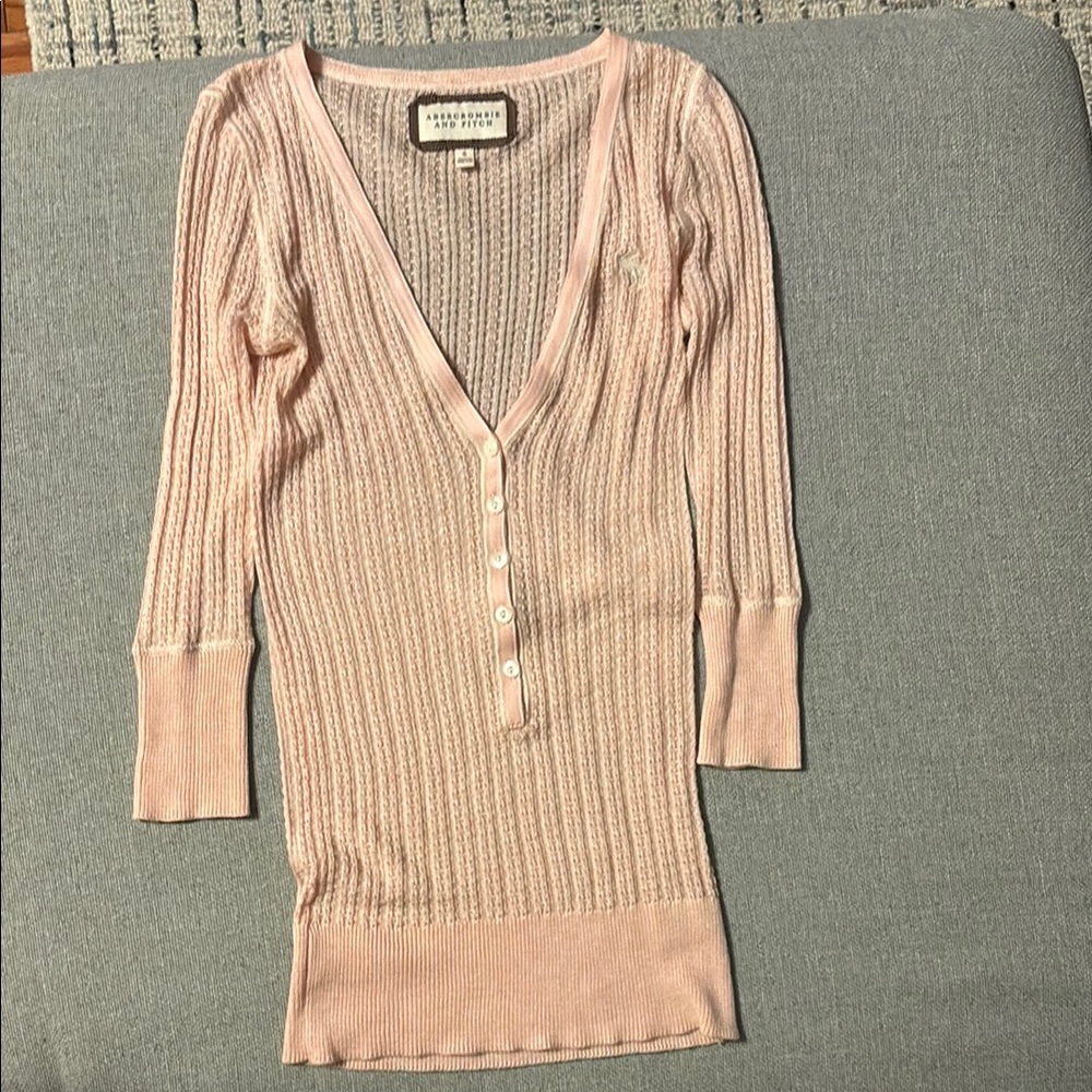 Abercrombie & Fitch Pink V-Neck Knit top, size small
